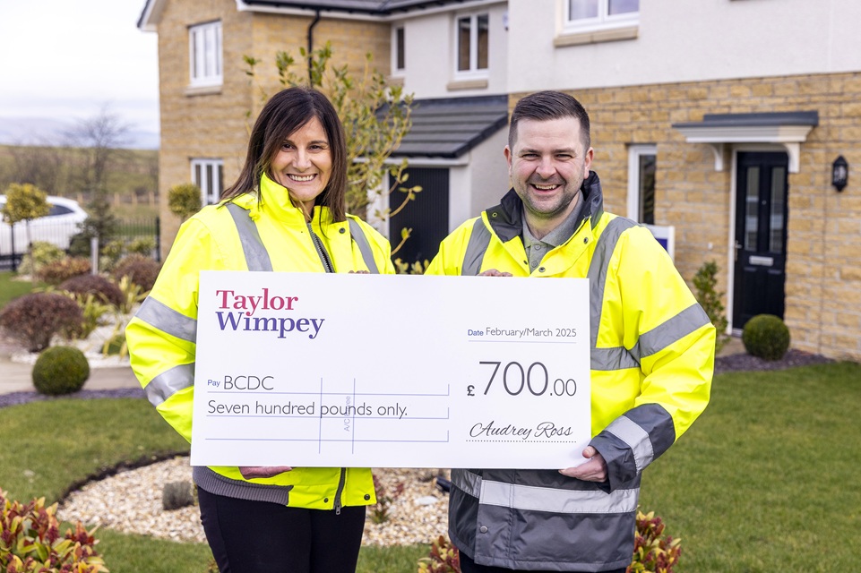 Taylor Wimpey makes first donation to Barmulloch Community Development Company