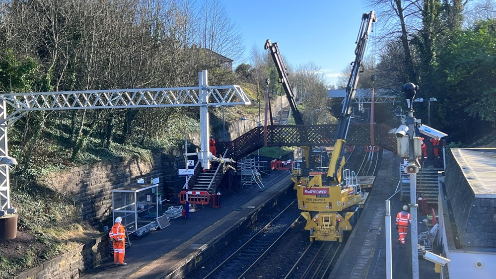 Work begins to install new footbridge at Clarkston station