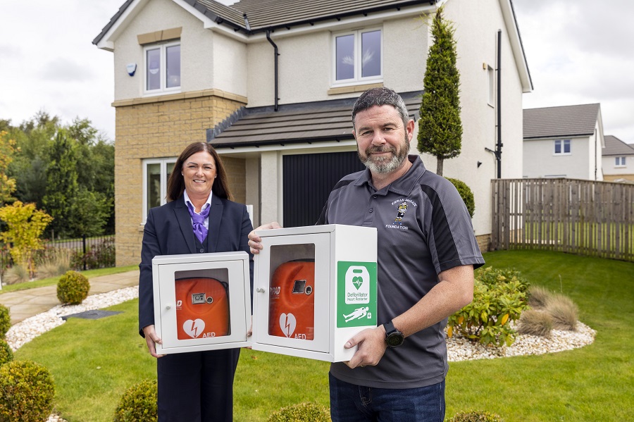 Taylor Wimpey West Scotland donates lifesaving defibrillators to The Kieran McDade Foundation