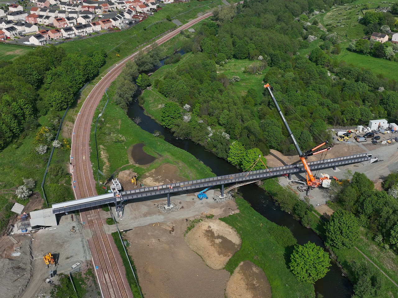 Video: Levenmouth active travel bridge craned into position