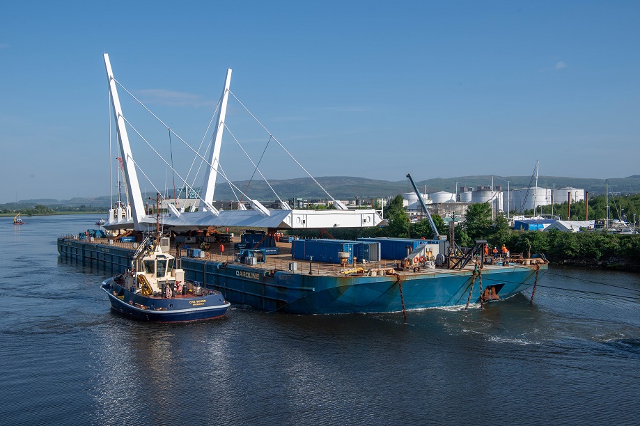 Video: Final section of the Renfrew Bridge arrives in Renfrewshire