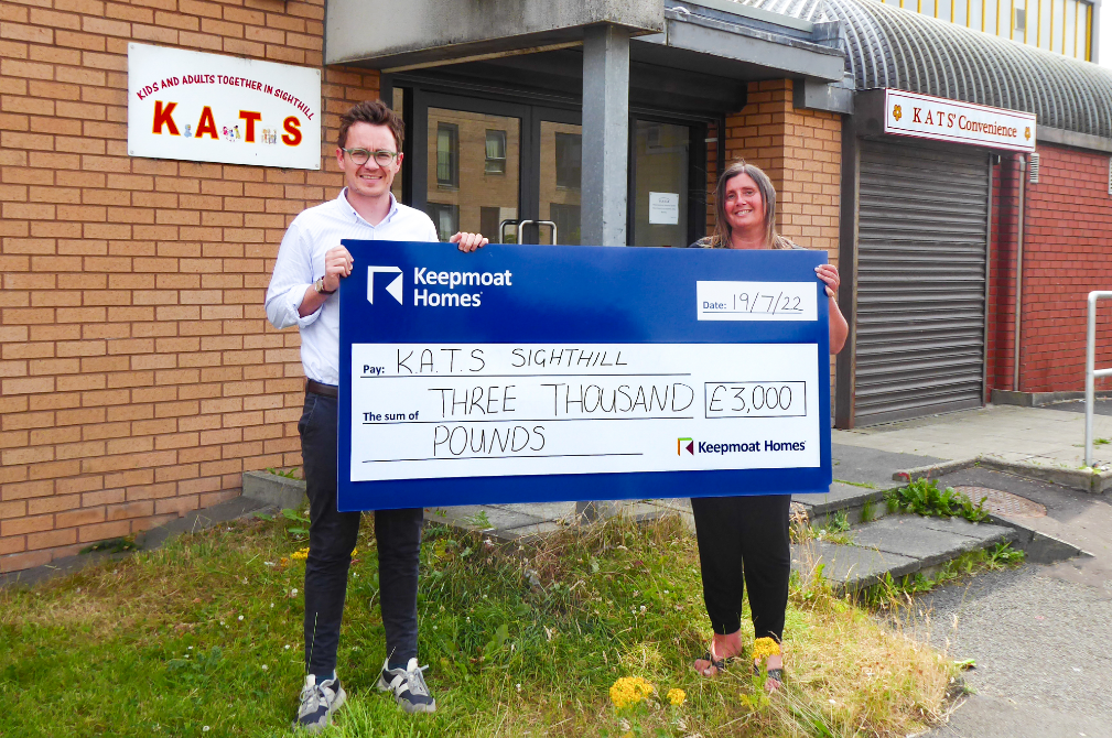 Keepmoat makes £3,000 donation to Sighthill community centre