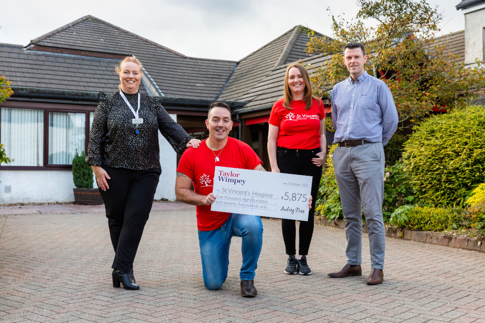 Taylor Wimpey raises nearly £6,000 for Renfrewshire hospice