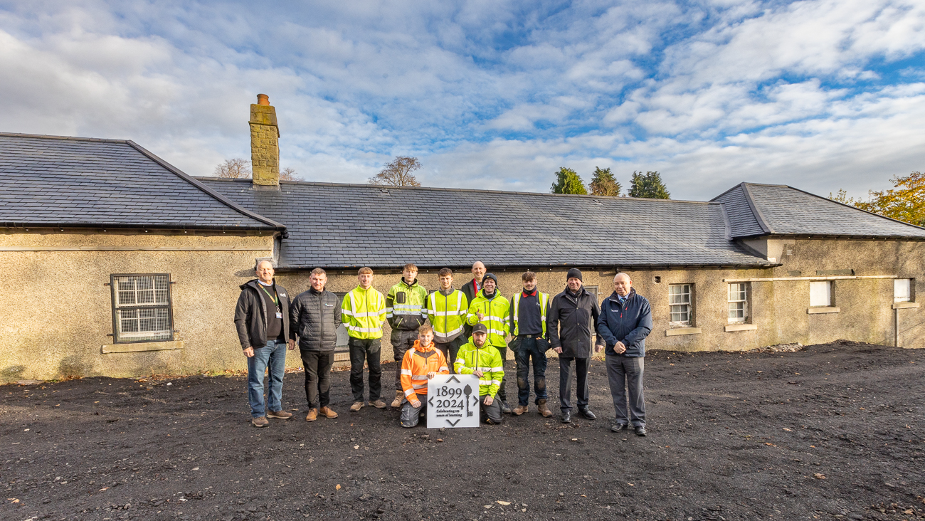 Fife College apprentices restore historic roof in Pittencrieff Park