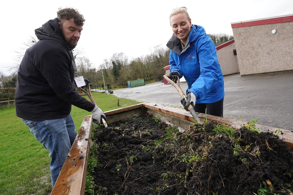 Stirling school in bloom thanks to Superglass support