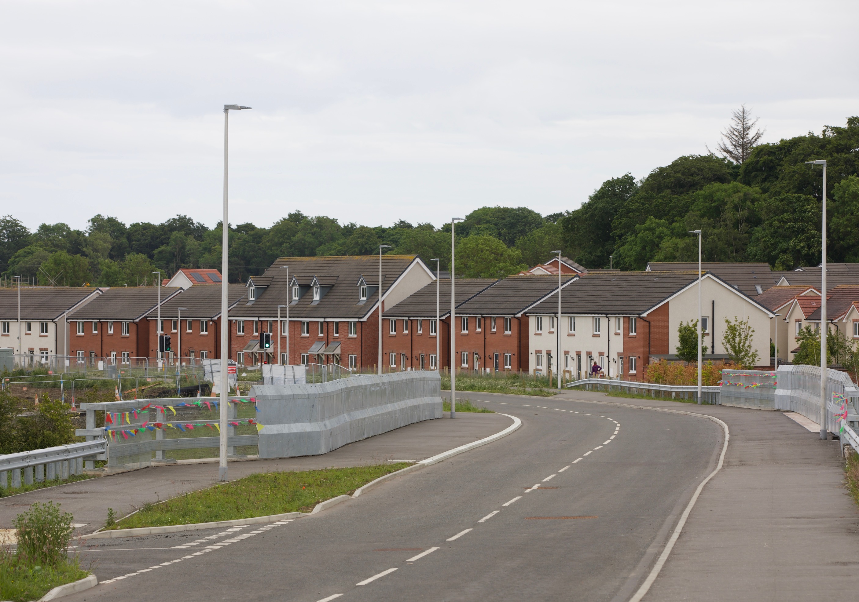 New bridge opens to fuel growth of Winchburgh community