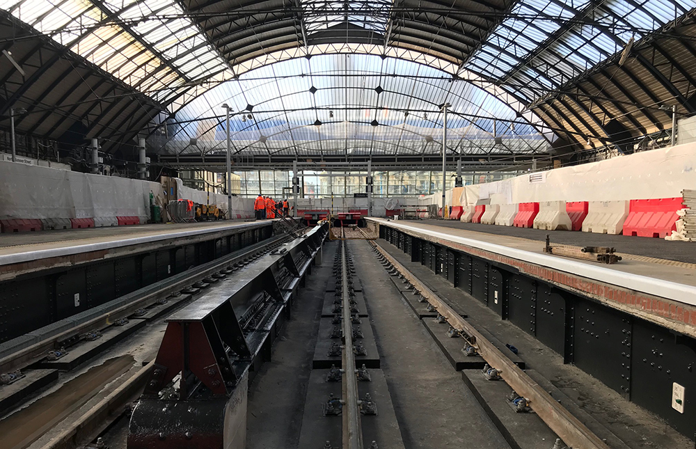 Glasgow Queen Street platforms extension completed early